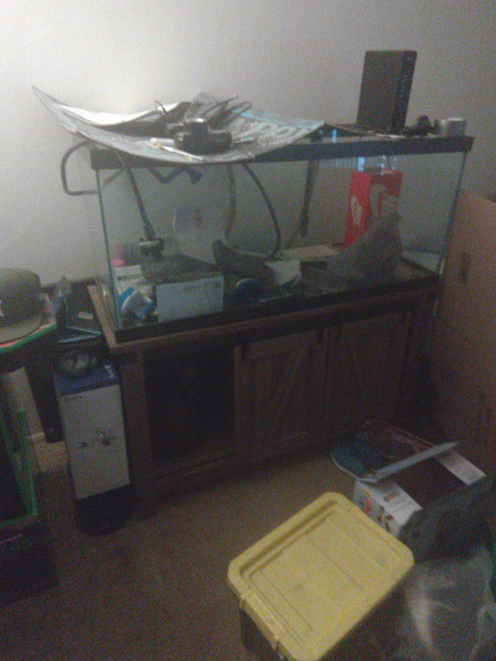 75 Gallon Aquarium With Stand And Accessories 