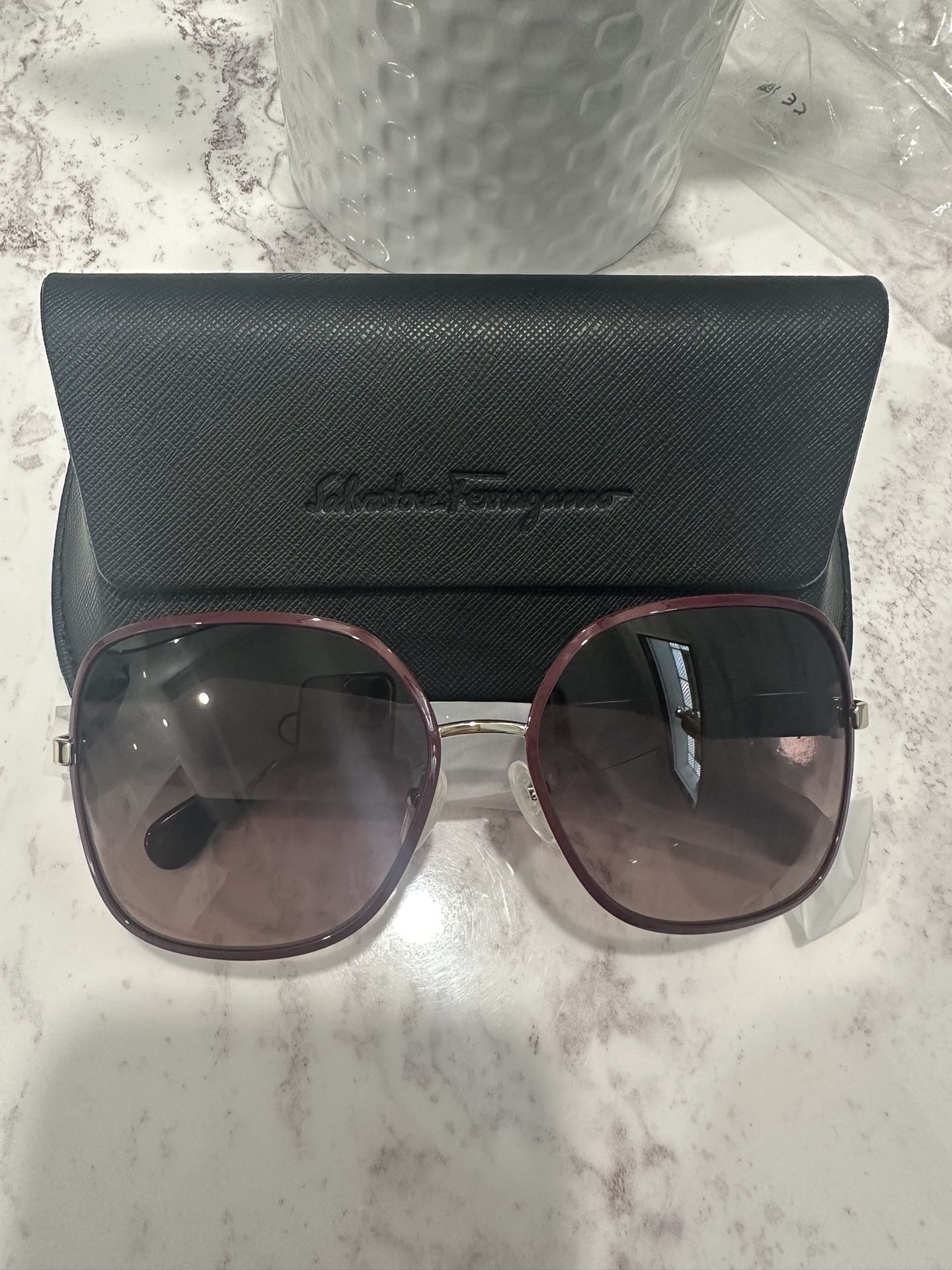 Sunglasses Ferragamo  
