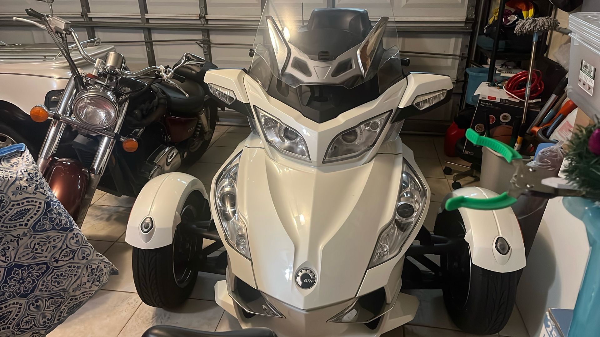 2011 CAN  AM SPYDER RT LTD