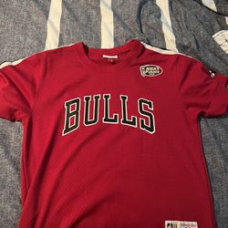 Chicago Bulls mitchell and ness baseball jersey M