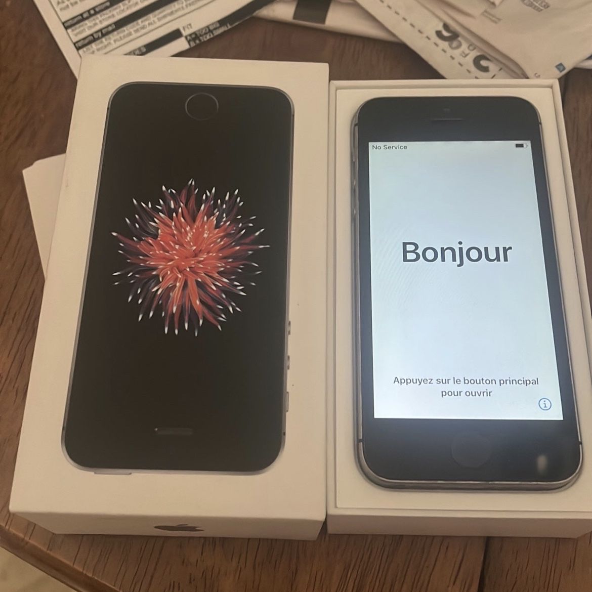 Apple iPhone SE 1st Generation 32GB in Space Gray for Verizon for