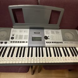YPT 410 YAMAHA KEYBOARD 