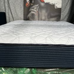 Nice KING 🌟❤️MATTRESS 🌟❤️AND BOX 🌟❤️SPRING 