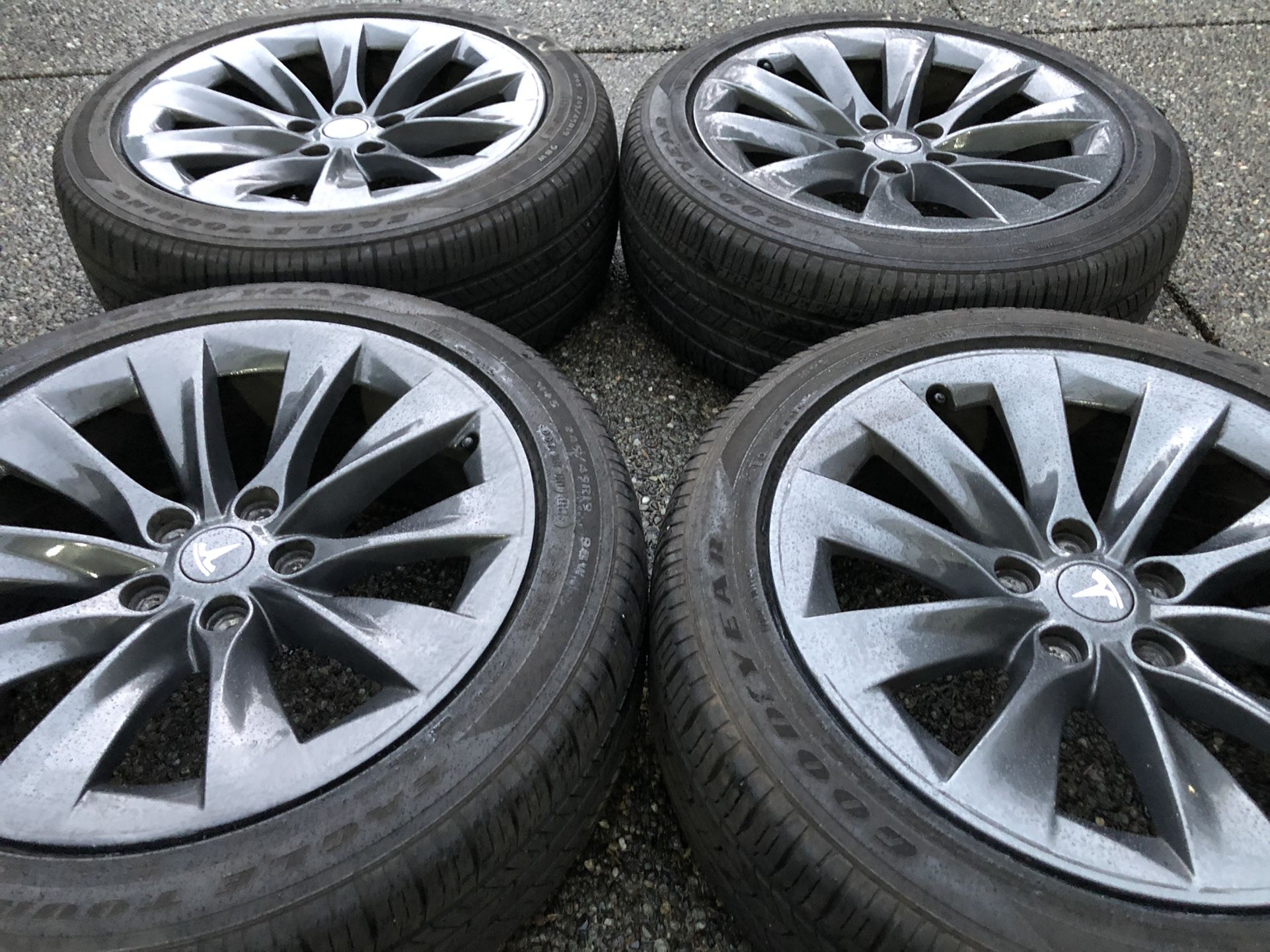 Tesla Model S Wheels And Tires - OEM