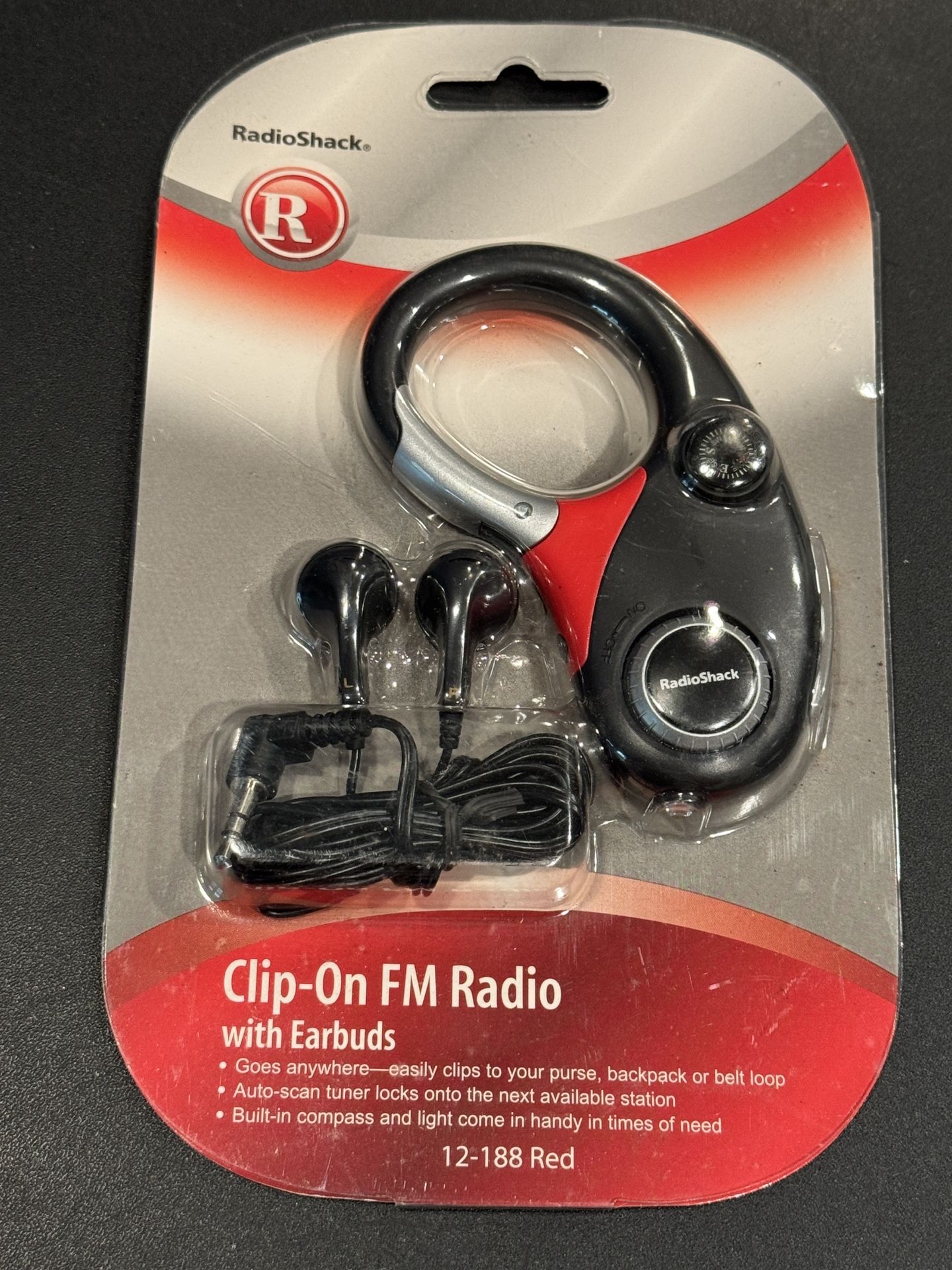 Radio Shack Clip On FM Radio w/Ear Buds 12-188 Built in Compass NEW! Auto Scan Tuner.