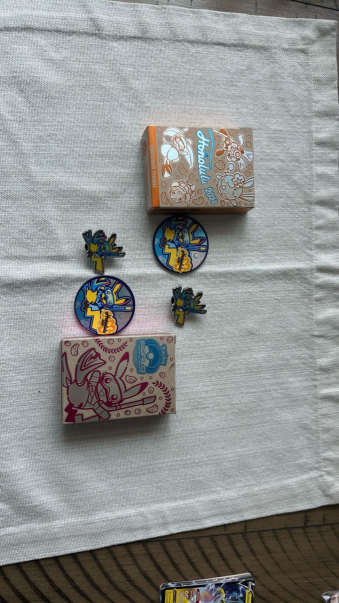 Pokémon Pikachu Metal Pin Set