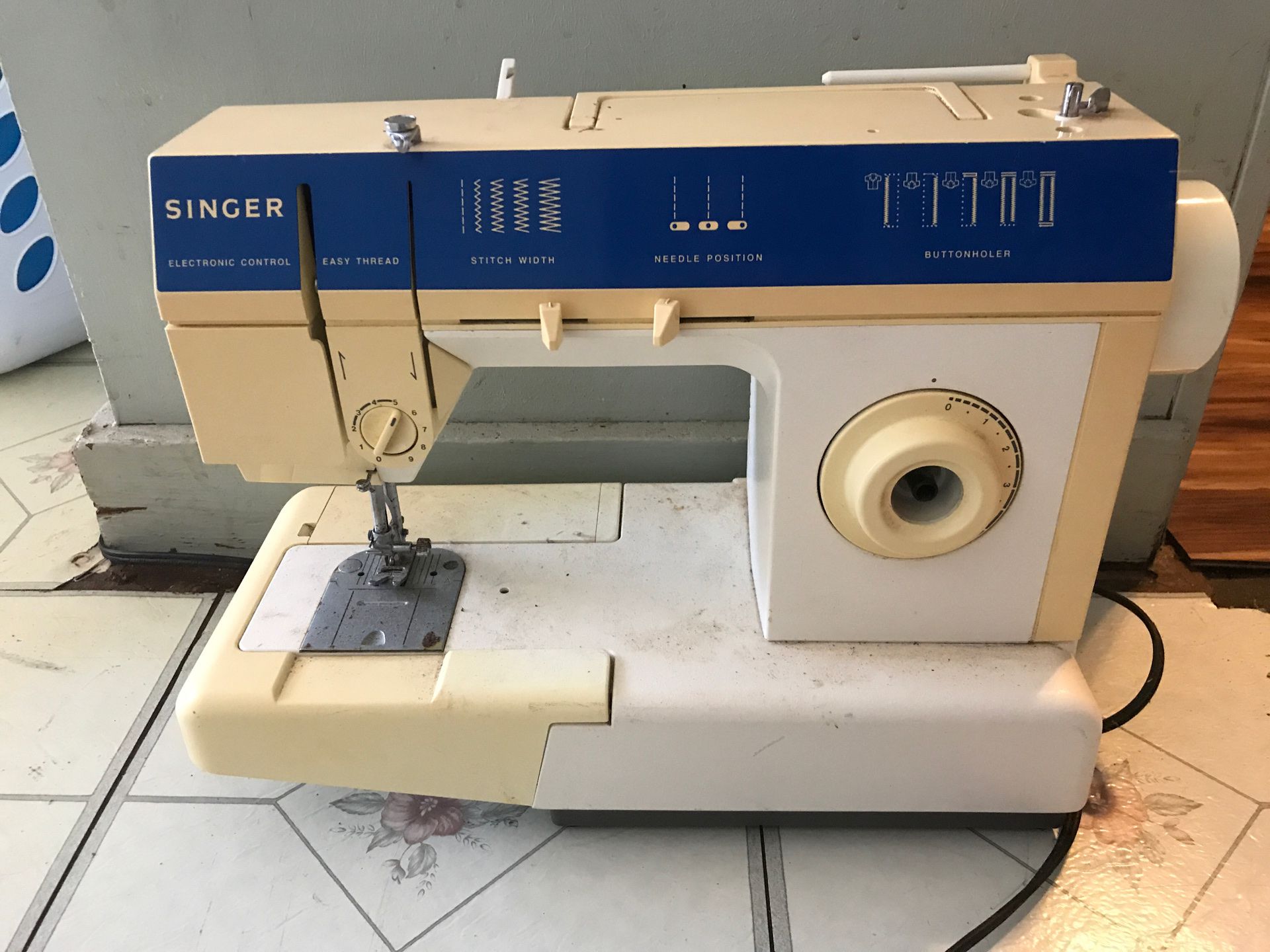 Singer foot paddle sewing machine