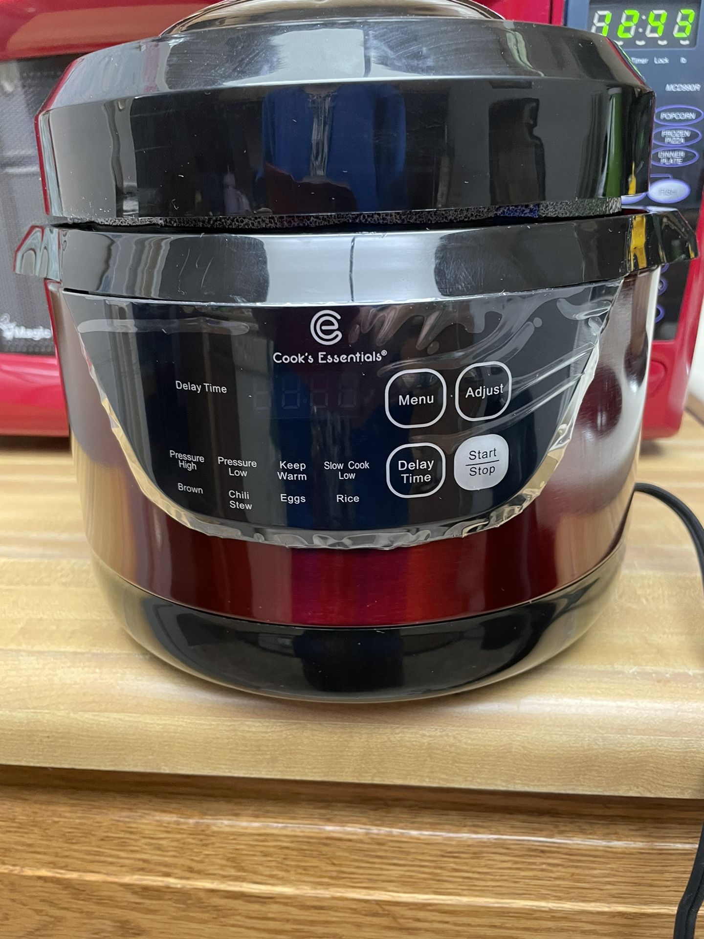 Cooks Essential 2.5qt Digital Pressure Cooker- New