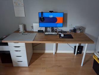 Large desk