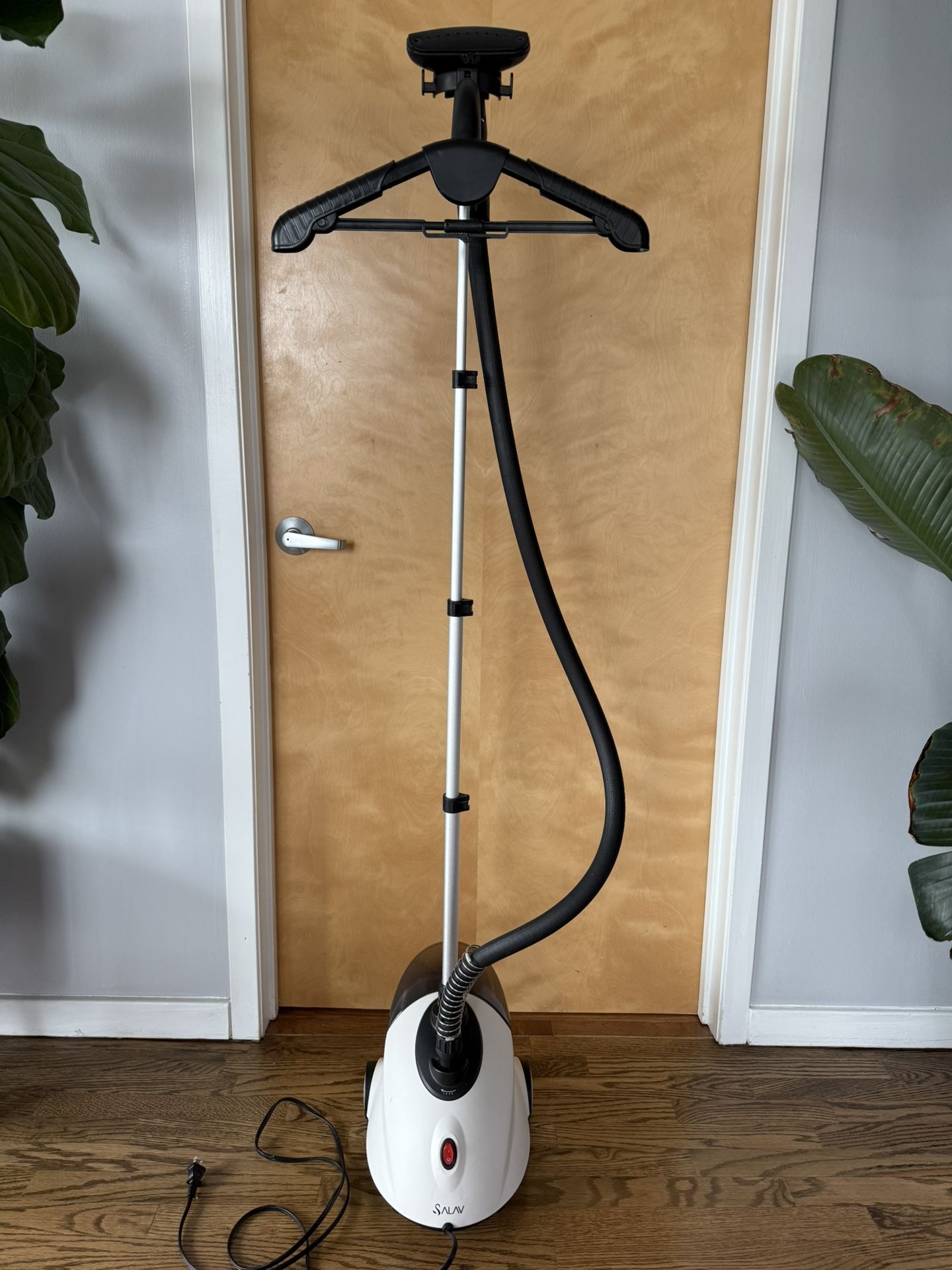 Salav Garment Steamer