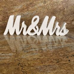 Wooden Mr & Mrs Decor