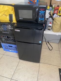 Micro Fridge And microwave 