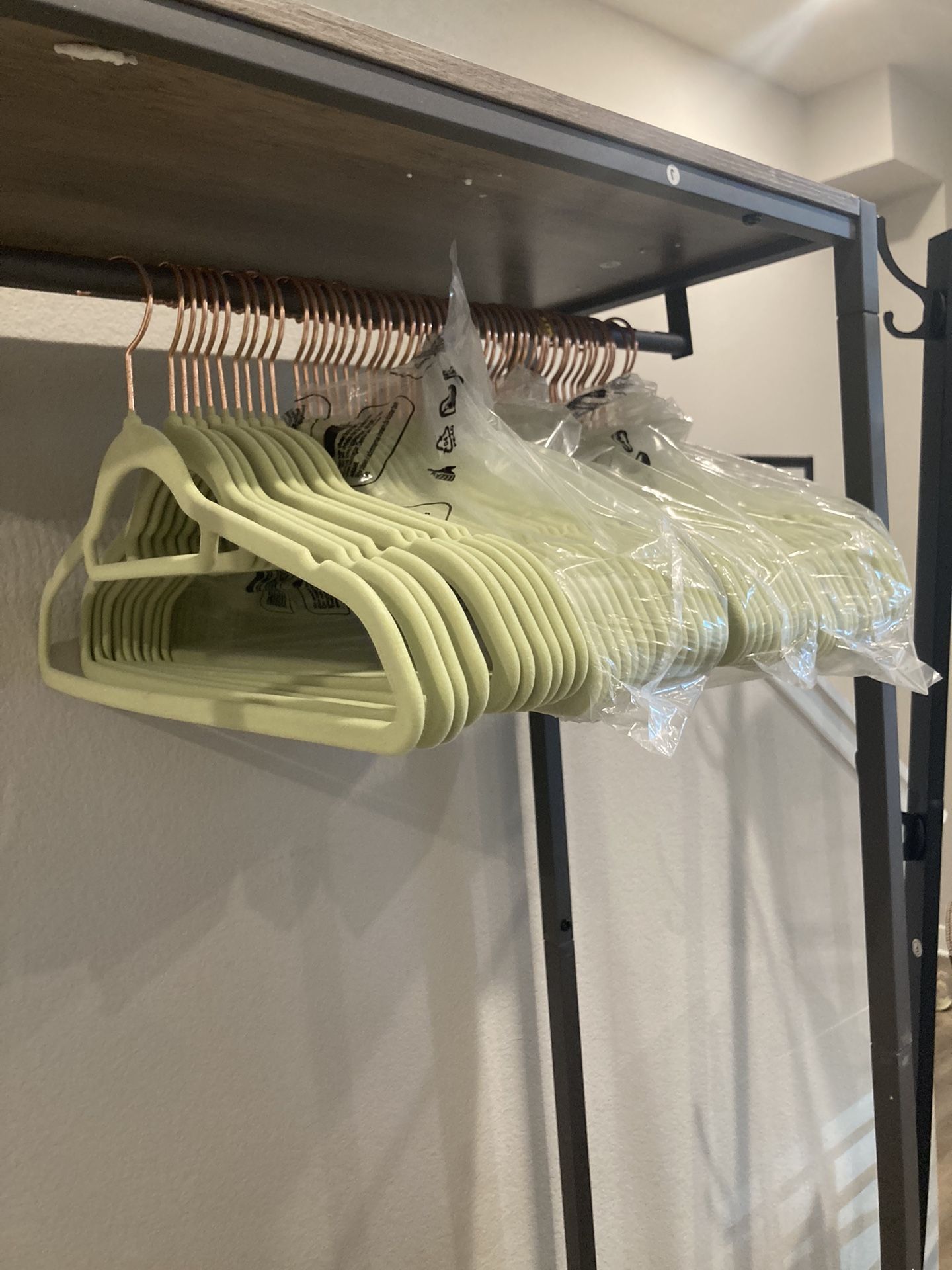 50 Pc Hangers