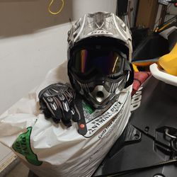 Large/XL Bilt Helmet With Goggles 