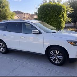 2018 Nissan Pathfinder SL