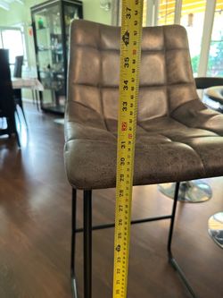 2 Bar chairs , very good condition . $80