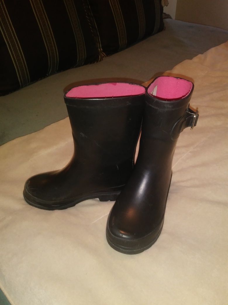 Little girl Size 11 black rain boots