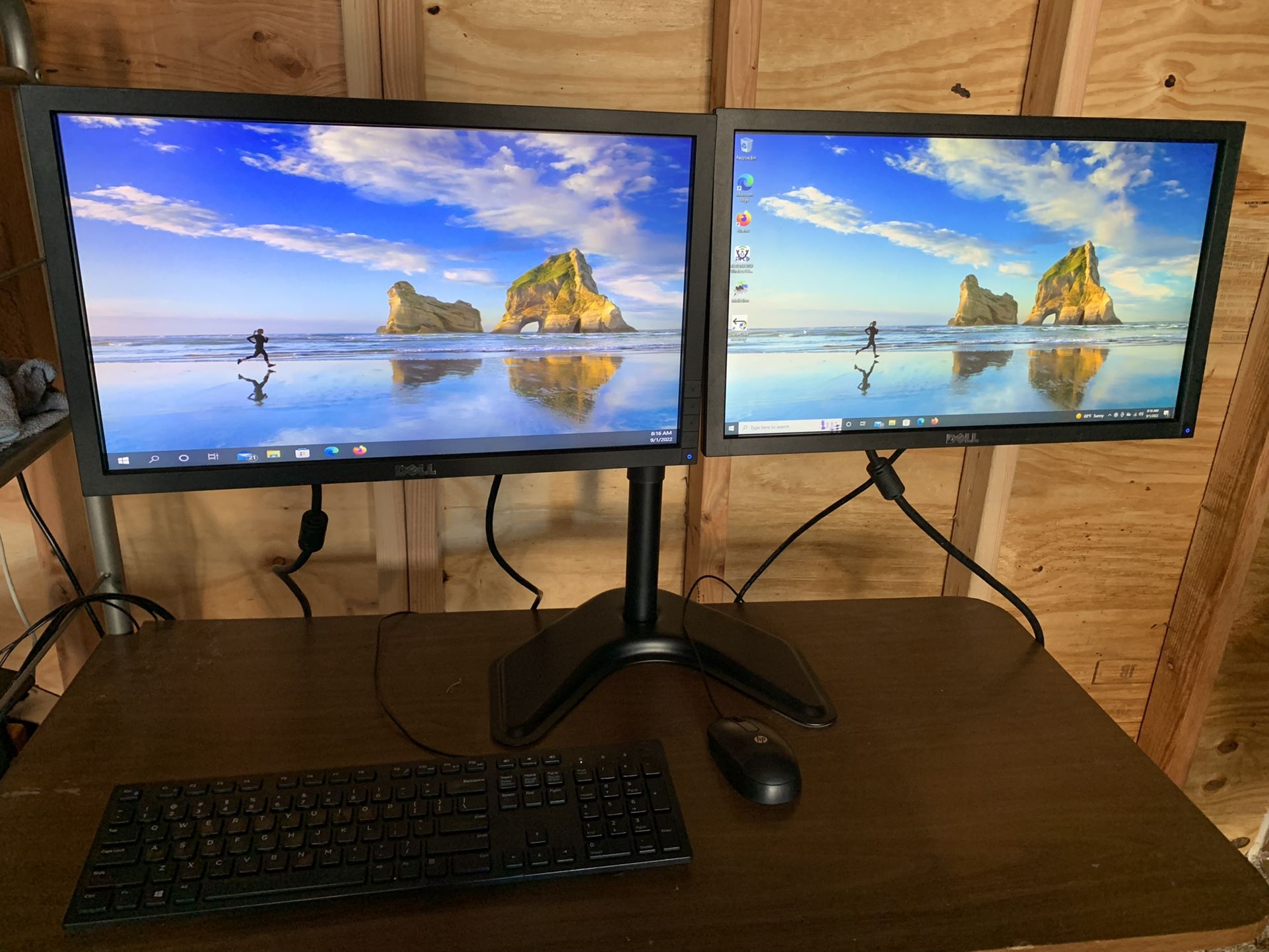 Dual Dell P2011HT 1600 x 900 Resolution 20" WideScreen LCD Flat Panel Computer Monitor Display