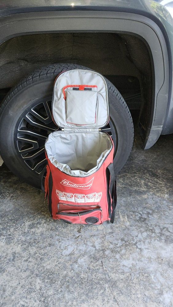 Cooler W/wheels