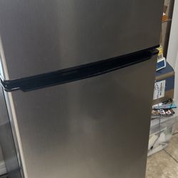 Small Garage Or Kitchen Refrigerator