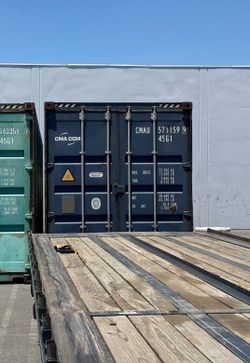 40ft Used Shipping Container Available in Paramount