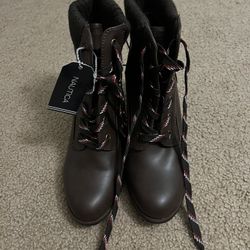 new women’s boots (size 8)