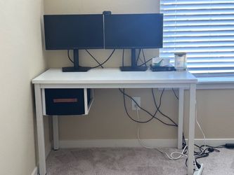 White Modern Computer Desk/Home Office Desk