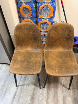 4 dinning chairs 20ch or 100 all four