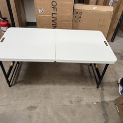 FanttikOutdoor 4ft Portable Folding Table – Adjustable Heights