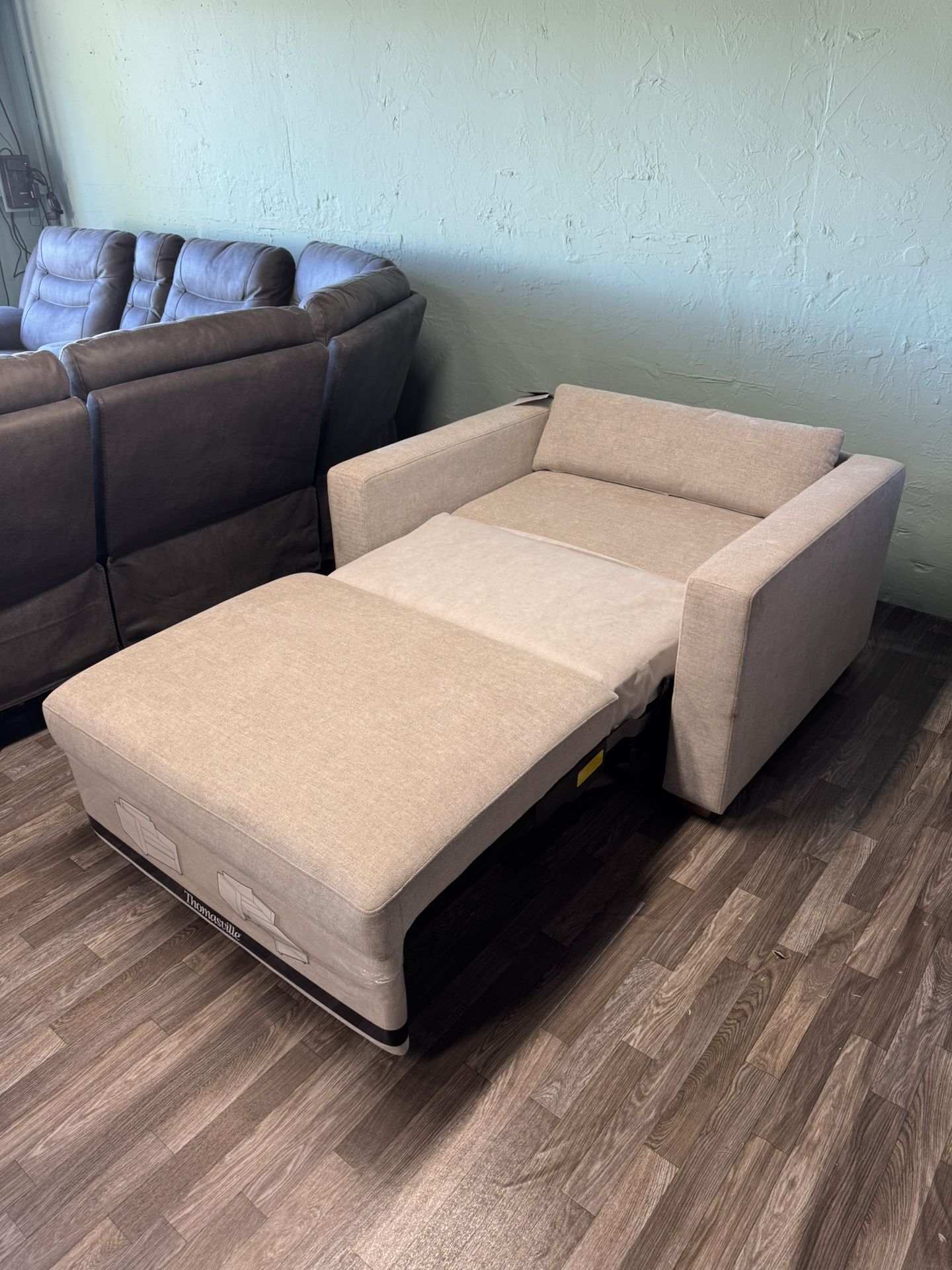 Thomasville Dillard Fabric Twin Size Convertible Sleeper Chair, New!