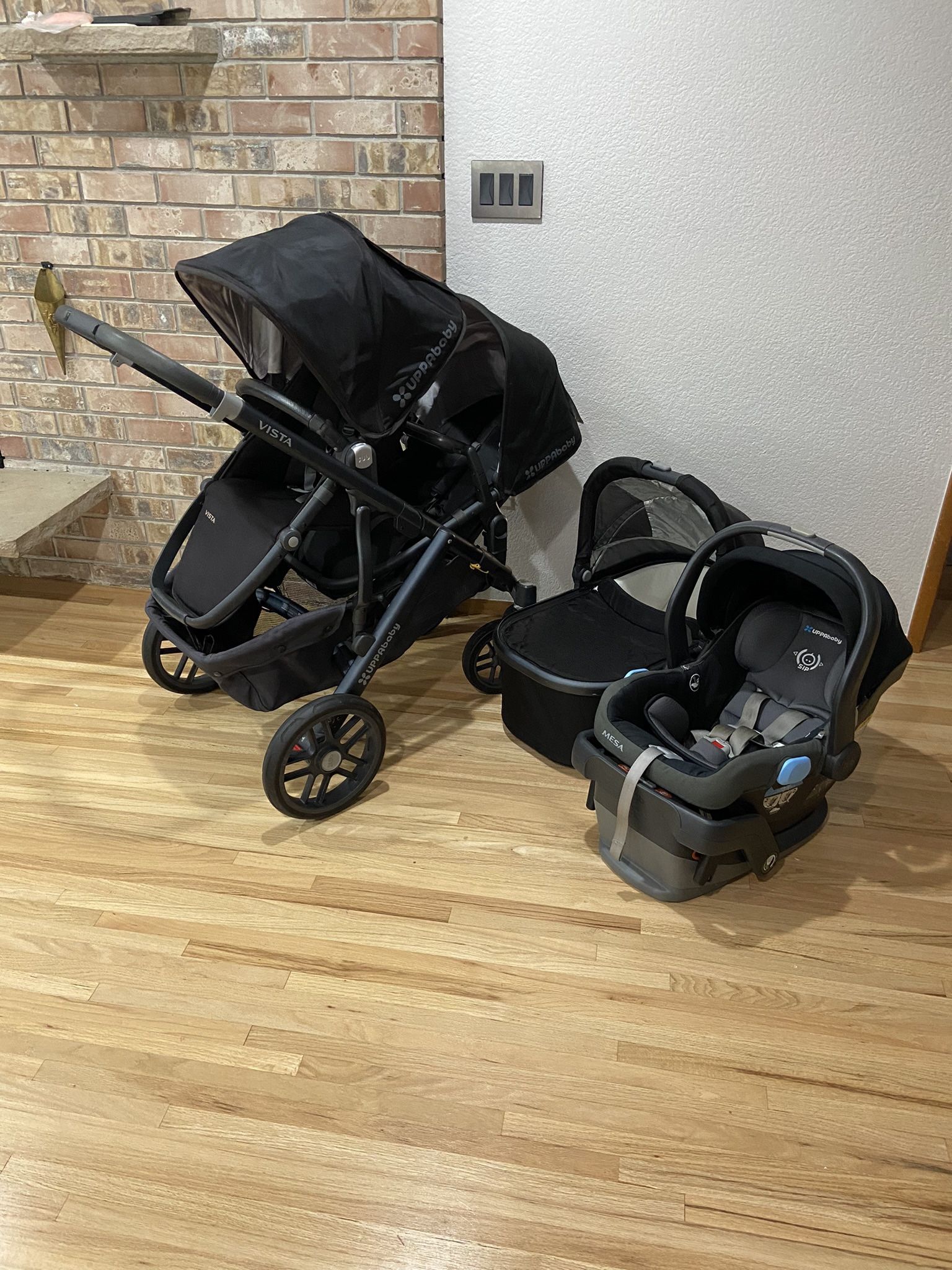 Uppababy Vista Double Stroller with Car Seat and Bassinet Black
