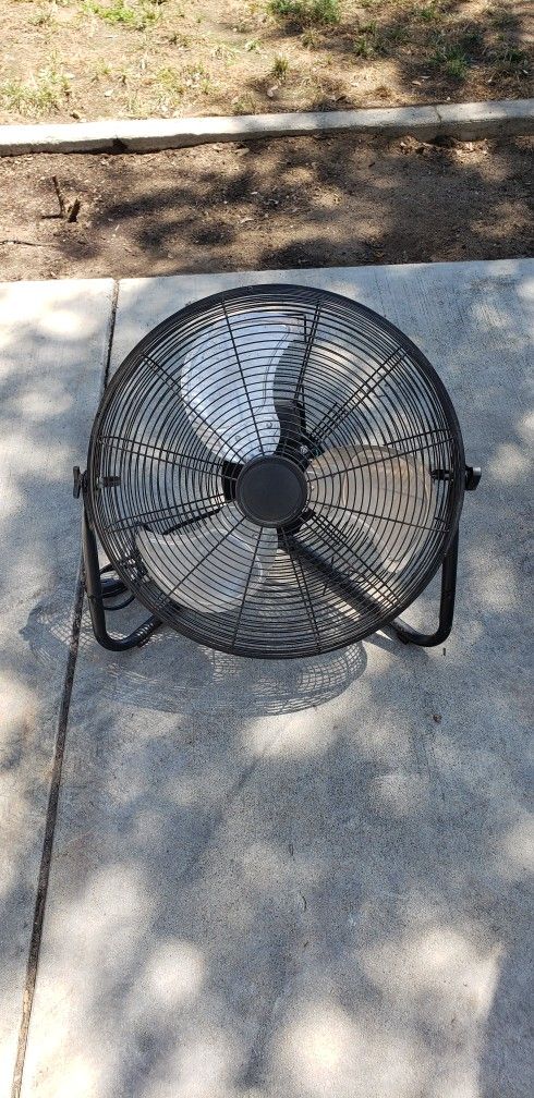 20" Metal Fan