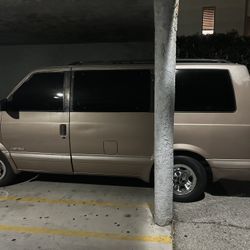 2000 Chevrolet Astro
