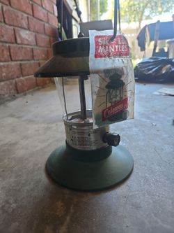 Propane Coleman lanternw/ mantles