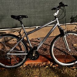 Schwinn Trailway 700c/28inch 21-Speed Hybrid Bicycle – CLEAN!