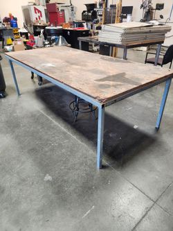 Table 8ft x 4ft x 31" tall