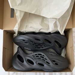 Adidas Yeezy Foam Runner Onyx Size 11 *New and Unworn*