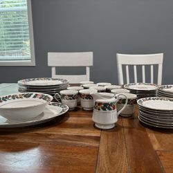 Royal Majestic Christmas Eve Dinner Set 8447