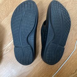 Women’s Oofos Thongs Slides 7 Worn only once