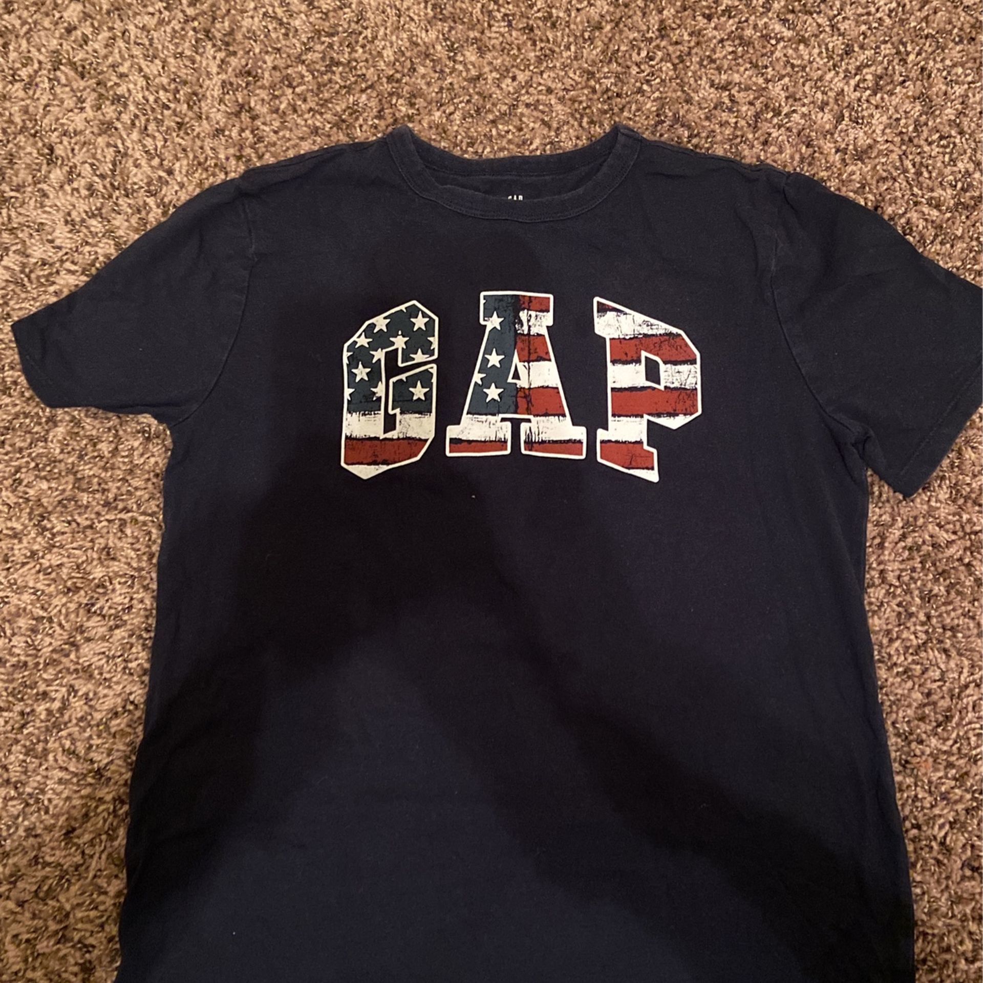 Boys GAP Tee Size XL Fits Like A Medium