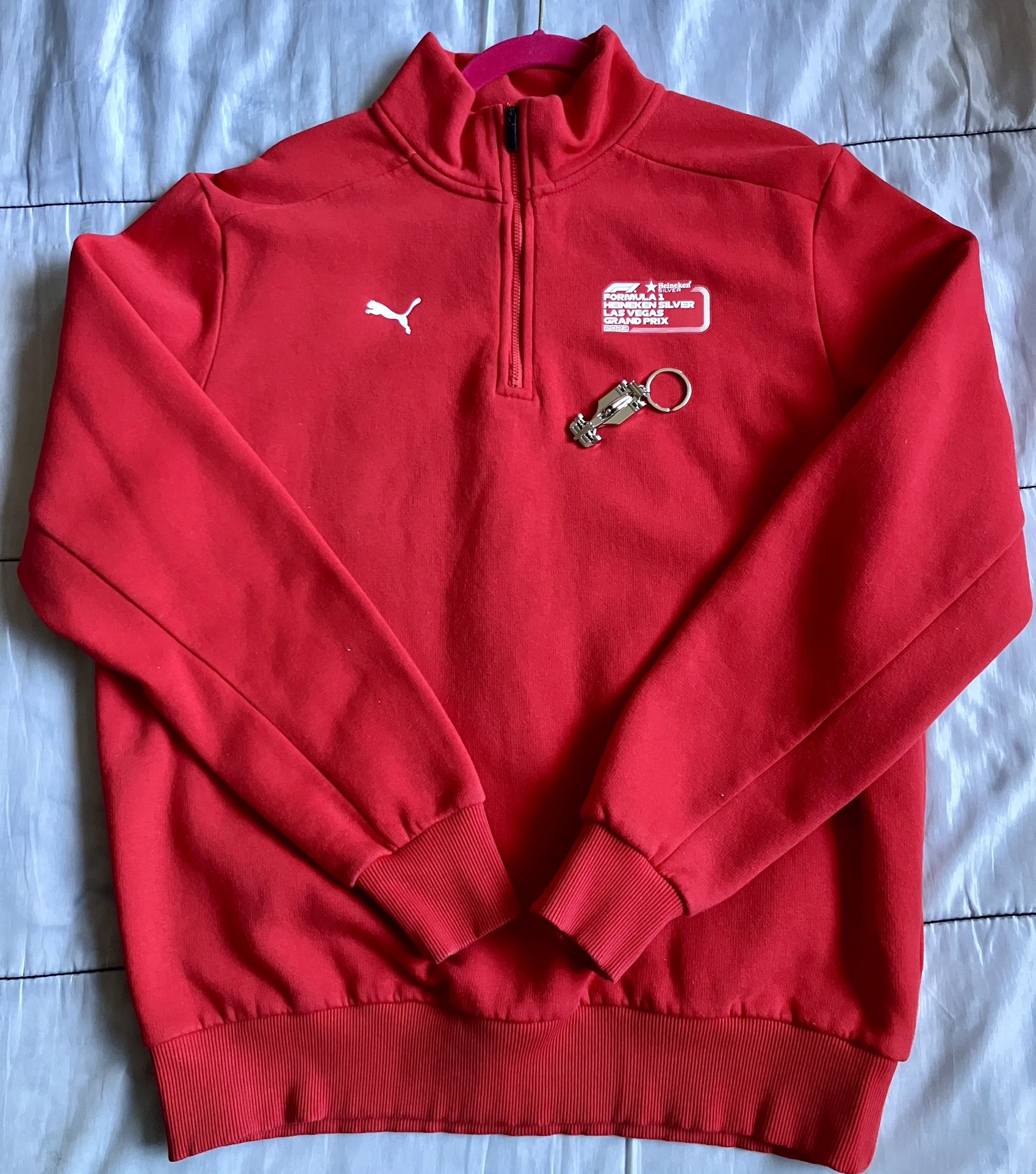 FORMULA 1 LAS VEGAS GRAND PRIX 2023 JACKET L ‼️ FREE 2024 KEYCHAIN ‼️ RARE UNIQUE CHRISTMAS GIFT Here ... PRICE Is FIRM ‼️
