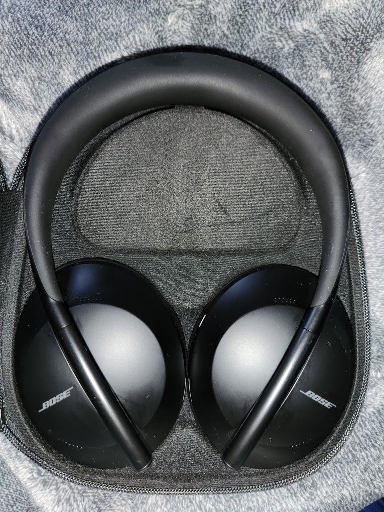 Bose 700