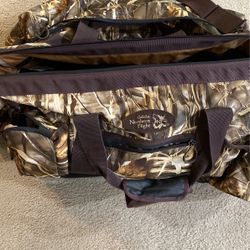 Large Cabelas Northern Flight Duffle Bag