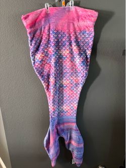 Pink and Purple Mermaid Tail Blanket