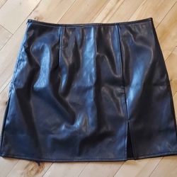 NEW Shein Black Faux Leather Skirt with Side Slit (XL)
