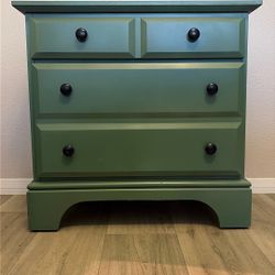 Dresser/Nightstand