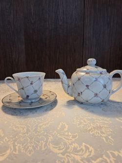Collectable Day Spring set with tiny flowers