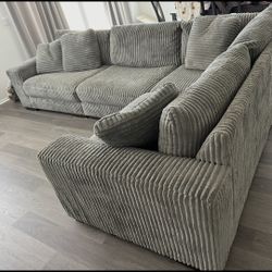 Ashley’s Furniture Lindyn Couch