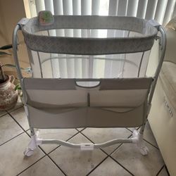  Baby Bed /Changing Table 
