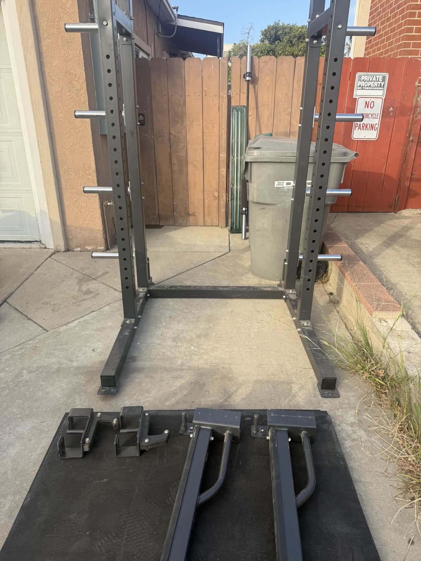 Squat Rack For Weight Lifting